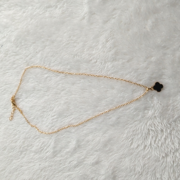 Four Leaf Clover/Quatrefoil Necklace - Picture 2 of 2